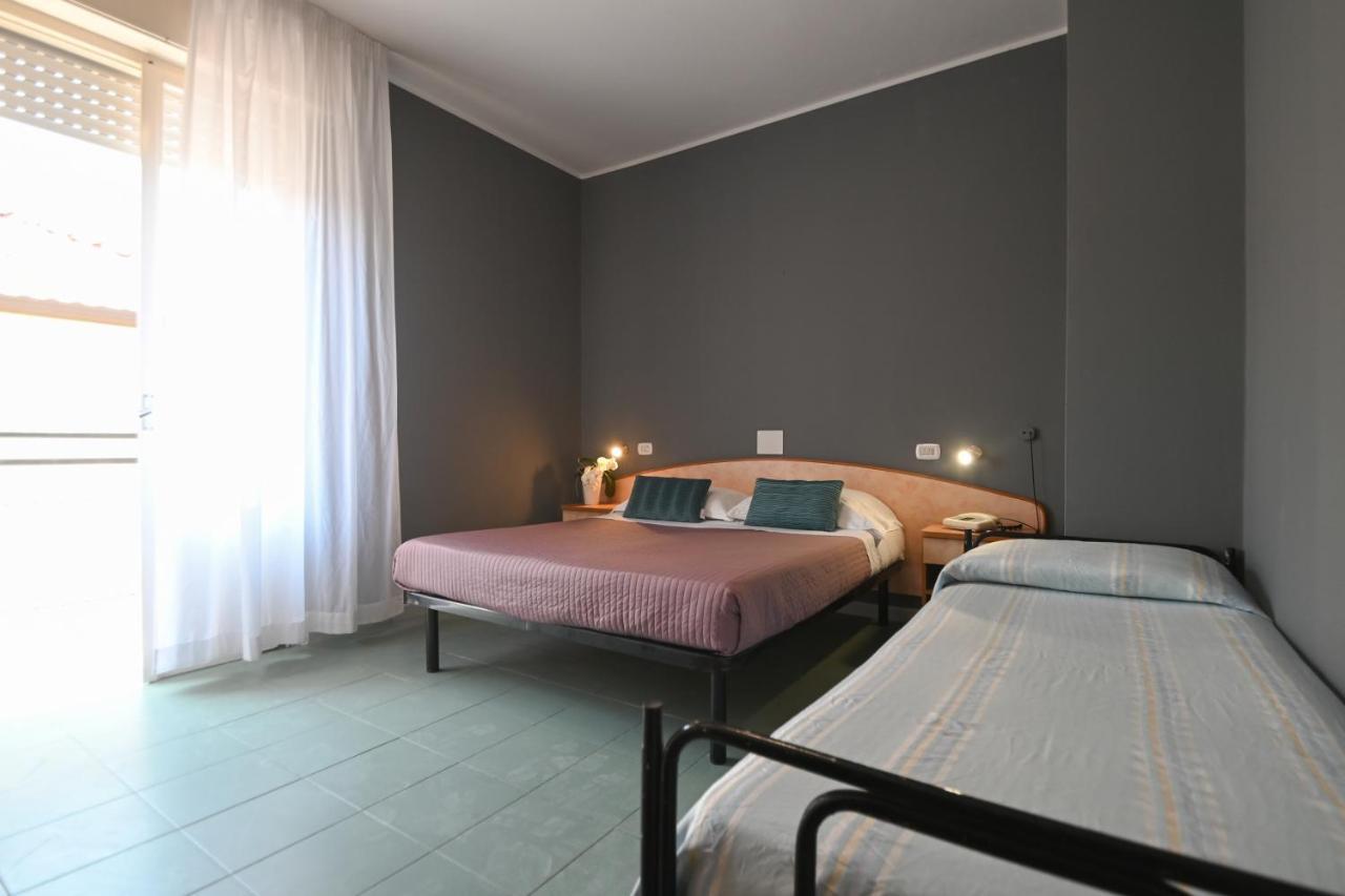 Hotel Montebello Riccione Exterior photo