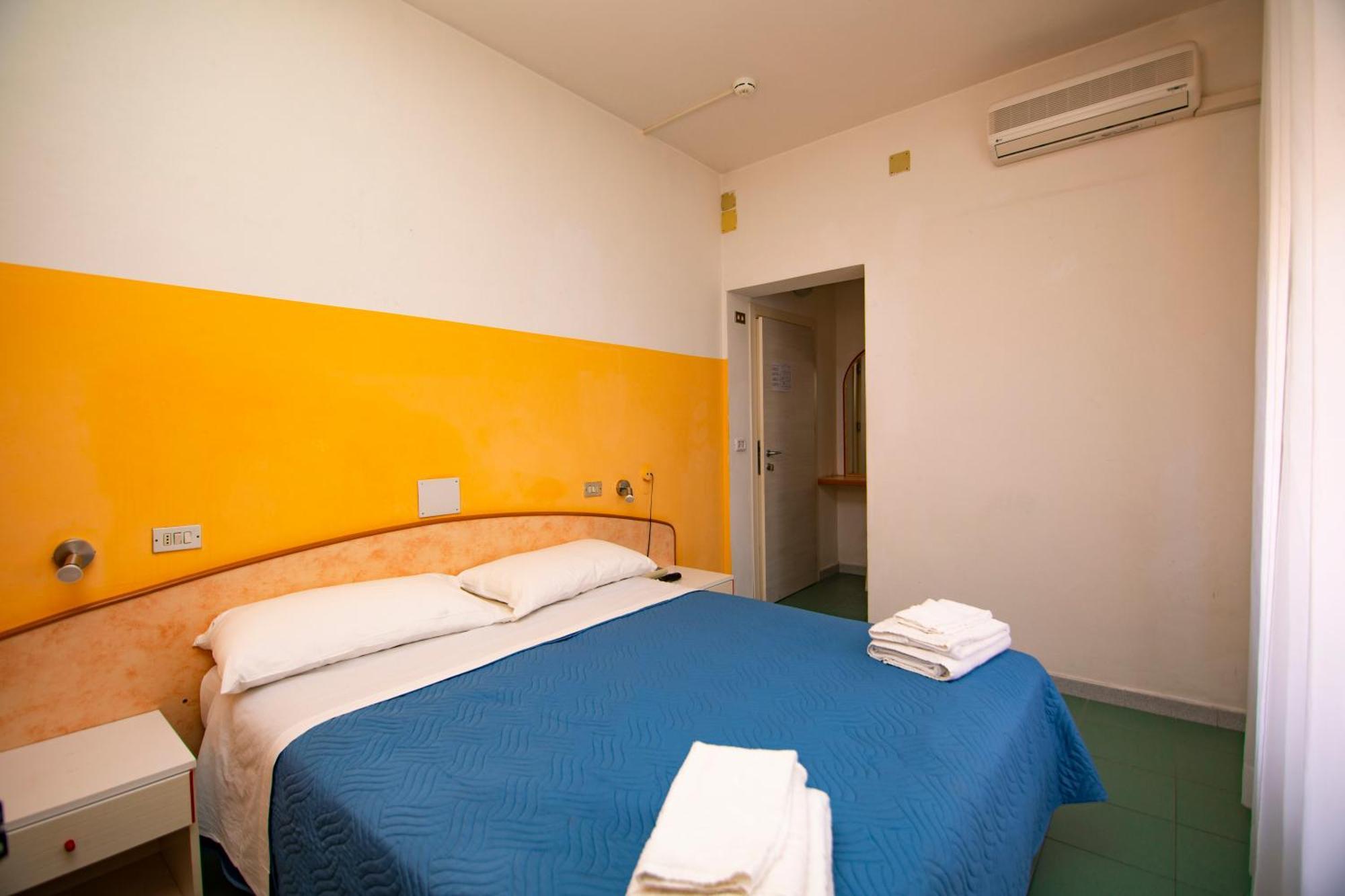 Hotel Montebello Riccione Exterior photo