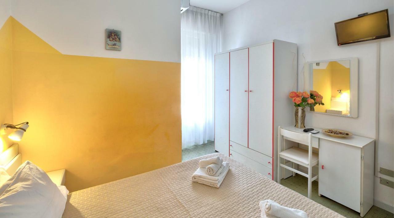Hotel Montebello Riccione Exterior photo